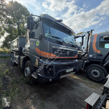 Camión bilateral Volvo