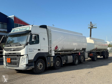 Камион цистерна Volvo