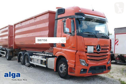 شاحنة ناقلة حاويات متعددة الأغراض Mercedes