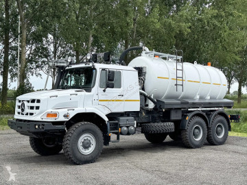 Camión cisterna Mercedes nuevo