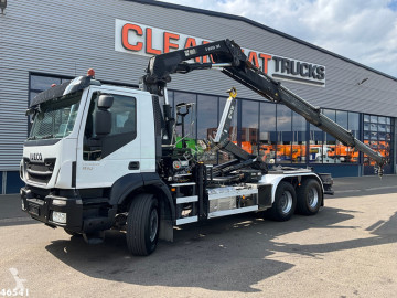 شاحنة ناقلة حاويات متعددة الأغراض Iveco