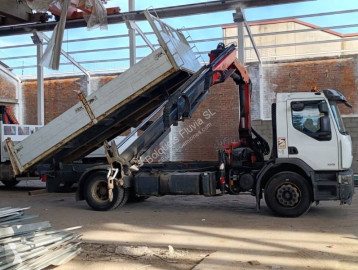 Camión volquete Renault
