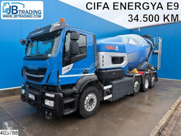 Camión hormigón cuba / mezclador Iveco