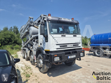 Kamion beton frézovací stroj / míchačka Iveco