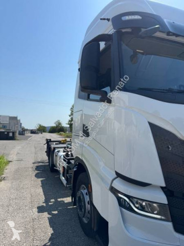Камион BDF Iveco