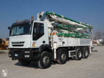 Kamion beton čerpadlo na beton Iveco