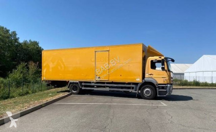 Lastbil transportbil polybotten Mercedes