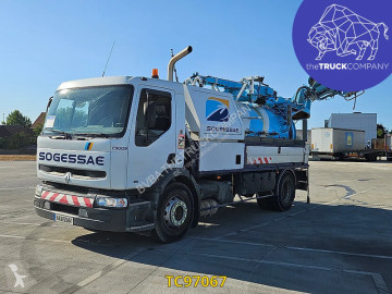 Камион цистерна Renault