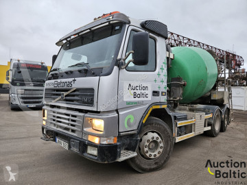 Camion béton toupie / Malaxeur Volvo
