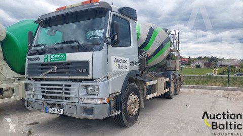 Camion béton toupie / Malaxeur Volvo