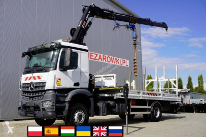 Camion foreuse Mercedes