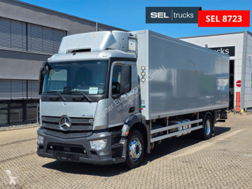 شاحنة برّاد Mercedes