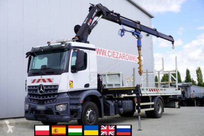 Camion foreuse Mercedes