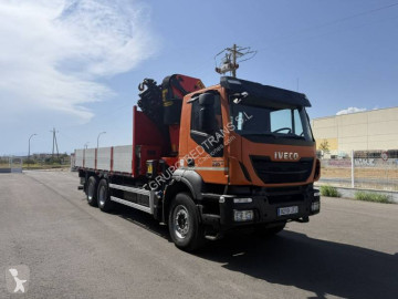 شاحنة رافعة قياسي Iveco