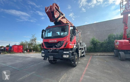 Camion nacelle Iveco