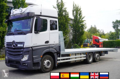 Camion vehicul de tractare Mercedes