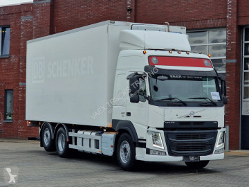 شاحنة Volvo FM 420 Globetrotter 6x2 - Box with sidedoors - Zepro loadlift - Full air - Low KM