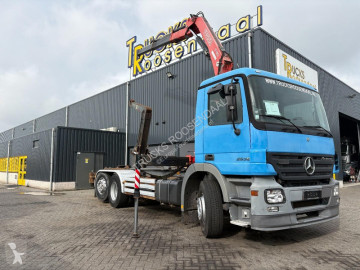 شاحنة ناقلة حاويات متعددة الأغراض Mercedes