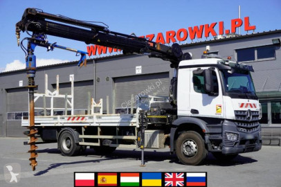 Camion foreuse Mercedes