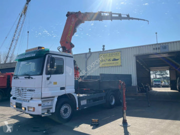 Camion grue Mercedes