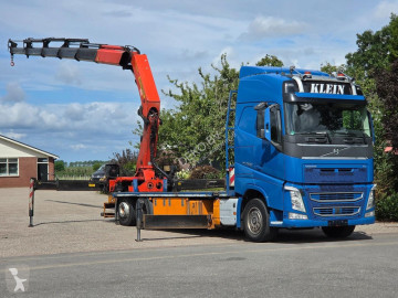 Camion grue Volvo