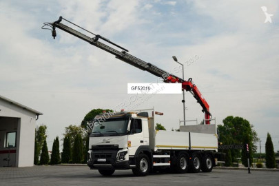 Camion plateau Volvo