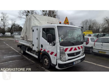 Camion plateau ridelles