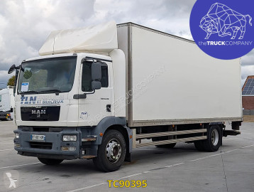 MAN box truck