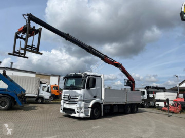 Camion grue Mercedes