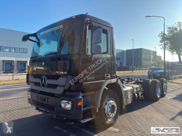 Vrachtwagen chassis Mercedes
