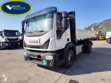 Camión trilateral Iveco