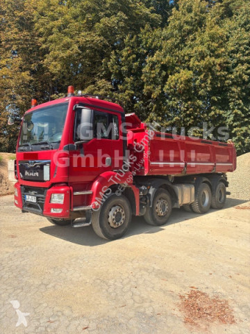Camion tri-benne MAN
