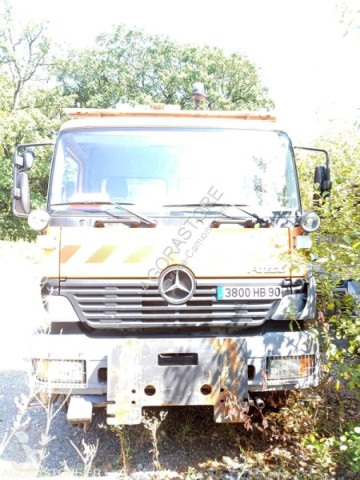 Camião estrado / caixa aberta estandar Mercedes