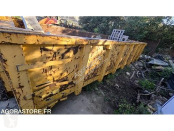 Camion benne à ferraille
