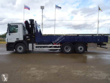 Camion grue Mercedes