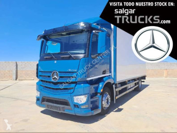Camion fourgon Mercedes