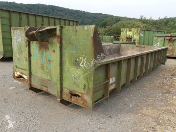 Camion benne à ferraille
