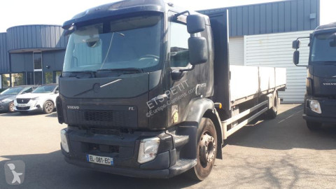Camion plateau standard Volvo