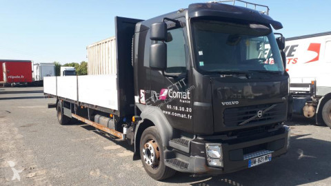 Camión plataforma estándar Volvo