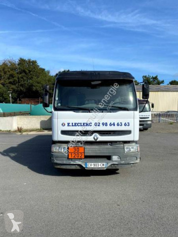 Camión cisterna hidrocarburos Renault