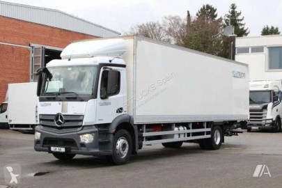 Camion fourgon Mercedes