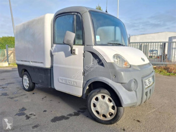 Camion fourgon Mega