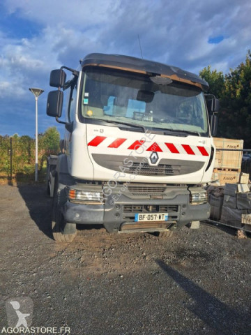 Renault chassis truck