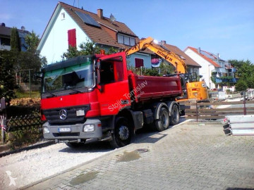 Camion tri-benne Mercedes