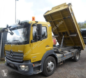 Camion tri-benne Mercedes