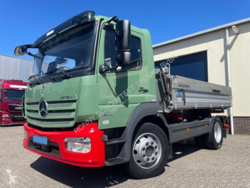 Camion tri-benne Mercedes