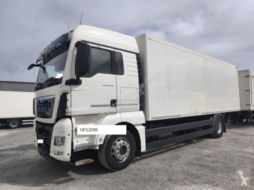 Camion fourgon MAN