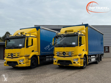 Camión tautliner (lonas correderas) Mercedes