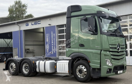 Mercedes chassis truck