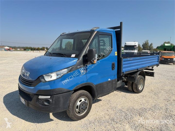 Camião basculante Iveco